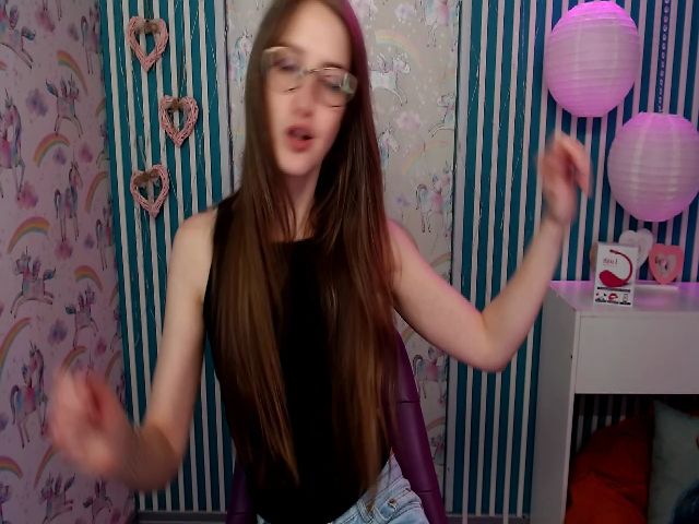Live sex webcam photo for JennyLovelyS #272192117