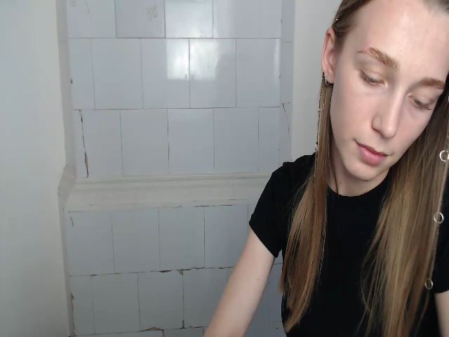 Live sex webcam photo for Jenny_Lovs #274198997