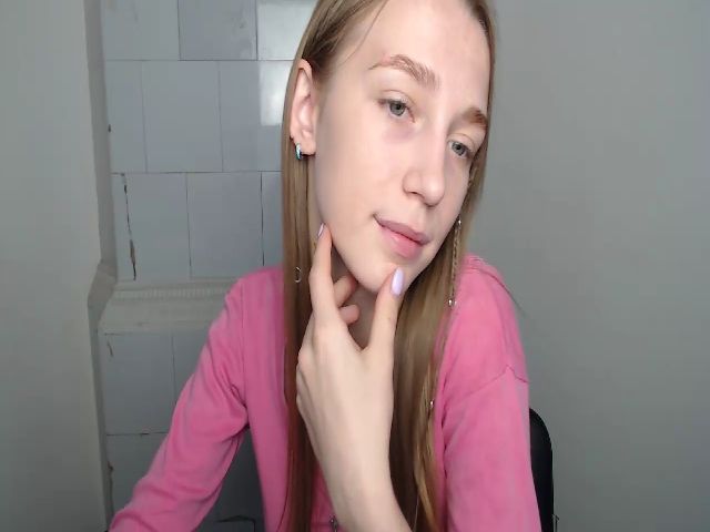 Live sex webcam photo for Jenny_Lovs #274207537