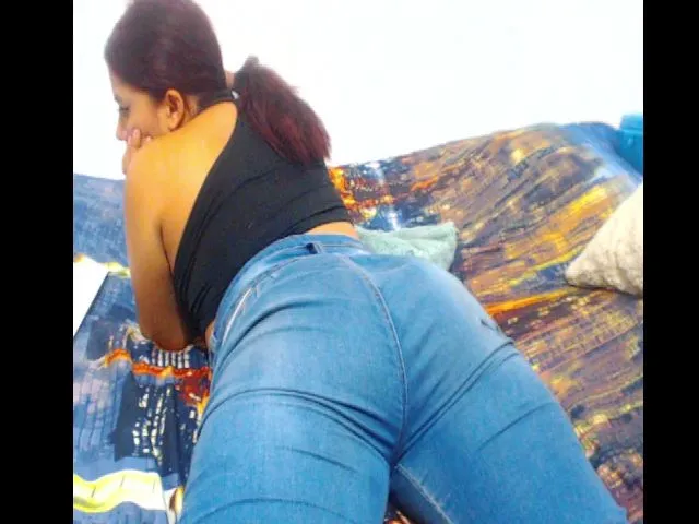 Live sex webcam photo for Jennysroom22 #272560384