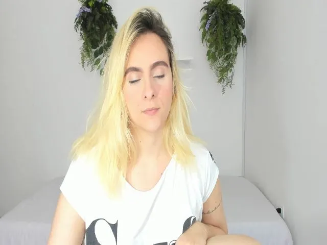 Live sex webcam photo for Jessferragni #271818591