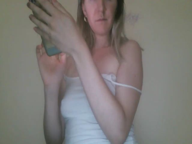 Live sex webcam photo for JessicaG5 #274032498