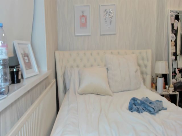 Live sex webcam photo for JessicaJxx #272162324