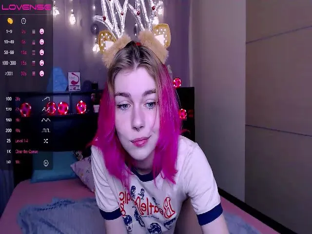 Live sex webcam photo for JessicaMind #271848652
