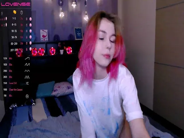 Live sex webcam photo for JessicaMind #272235222