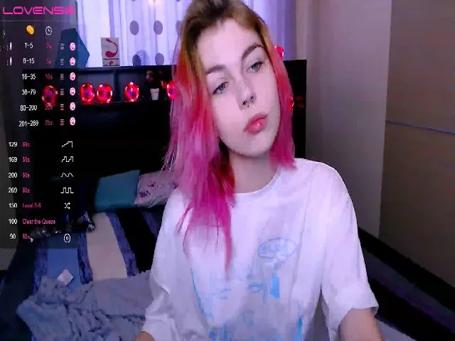 Live sex webcam photo for JessicaMind #272236117