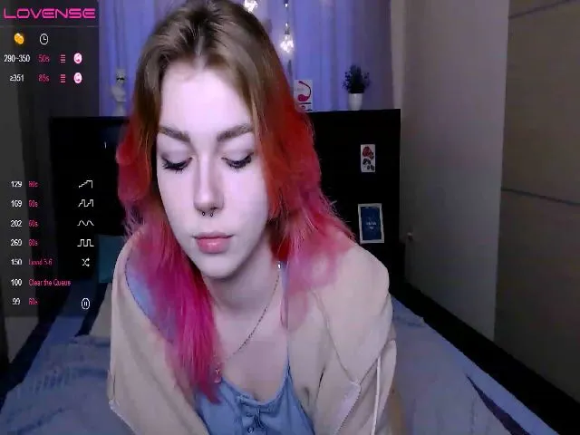 Live sex webcam photo for JessicaMind #272366753
