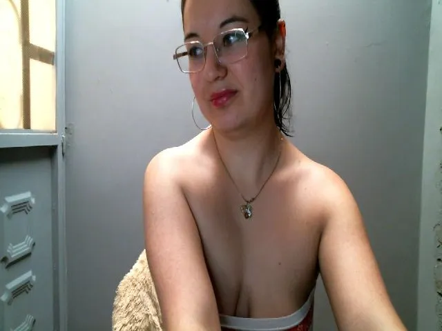 Live sex webcam photo for Jessicajons94 #273913208
