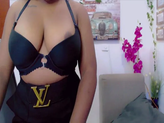 Live sex webcam photo for Jessicasim #271966886