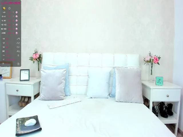 Live sex webcam photo for JessieSander #272314918