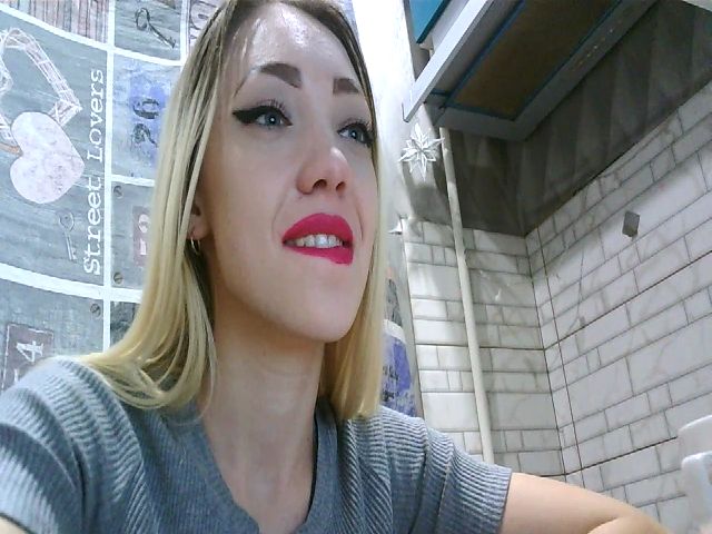 Live sex webcam photo for JessyLink #272083465