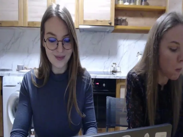 Live sex webcam photo for JettySise #272737716