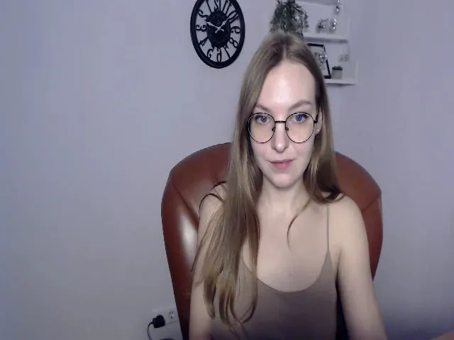 Live sex webcam photo for JettySise #272979765