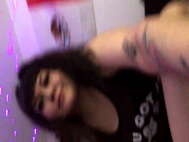 Live sex webcam photo for JigglySnorlax #273574411