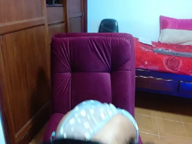 Live sex webcam photo for JiisethKitty #271756185