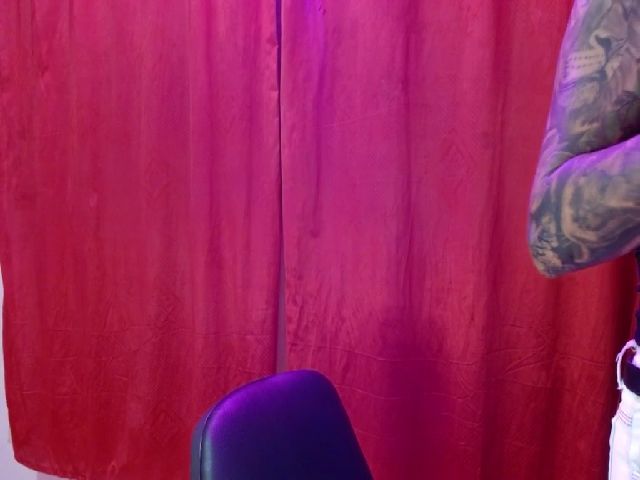 Live sex webcam photo for JiisethKitty #272762823