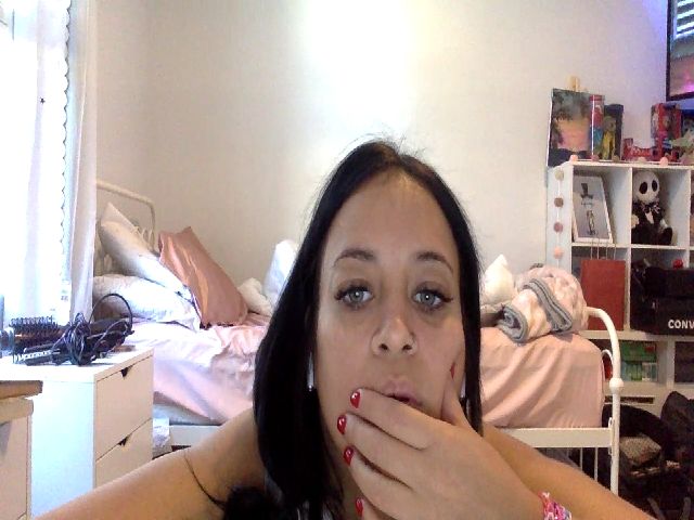 Live sex webcam photo for Jillybean5 #271845396