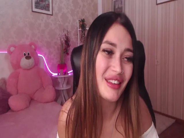Live sex webcam photo for JoanRogers #271686429