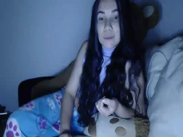 Live sex webcam photo for Joanne7 #271798176