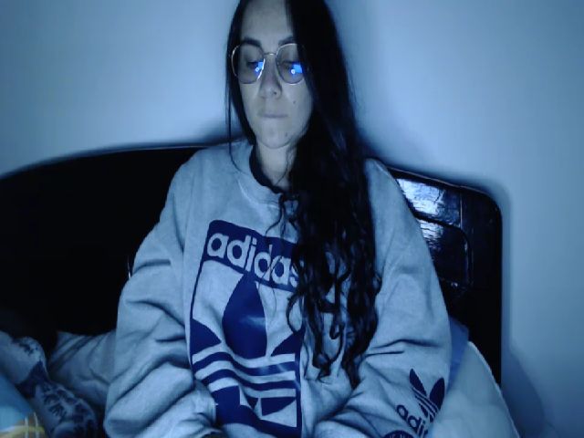 Live sex webcam photo for Joanne7 #272312871