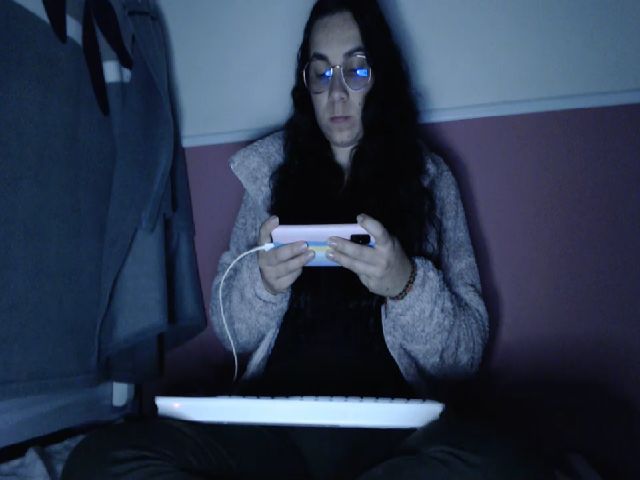 Live sex webcam photo for Joanne7 #272603529