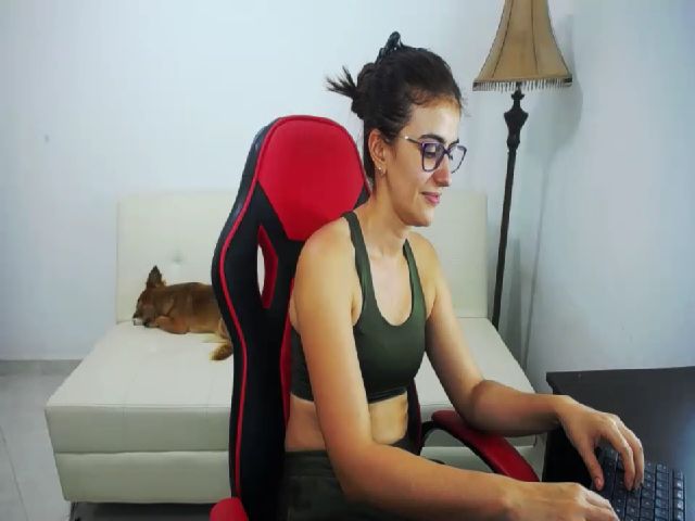 Live sex webcam photo for Jocelyn_Rosse #272991628