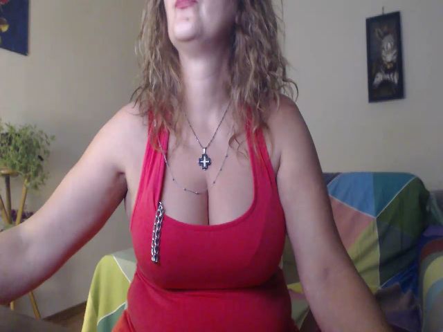 Live sex webcam photo for JolieMelany #274334385