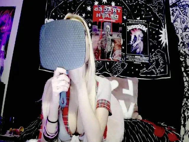 Live sex webcam photo for Josephine___ #271908950