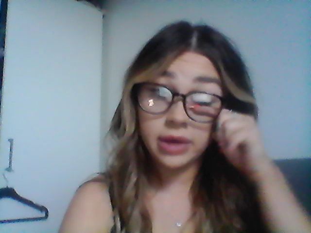 Live sex webcam photo for Joyybluee1 #273329164