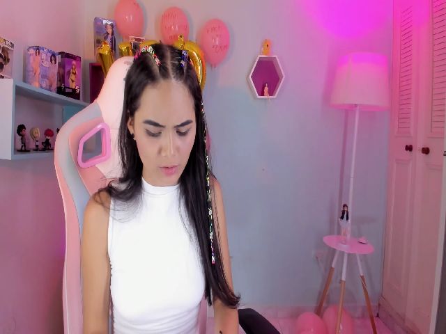 Live sex webcam photo for Juanitabotero #273399720