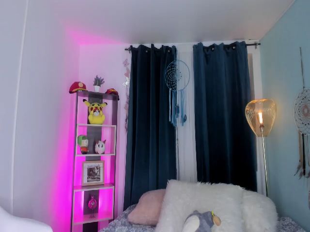 Live sex webcam photo for Juanitabotero #273542226