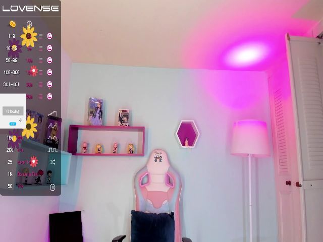 Live sex webcam photo for Juanitabotero #273564871