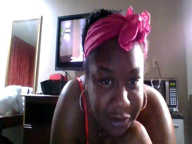 Live sex webcam photo for Judeee92 #272762542