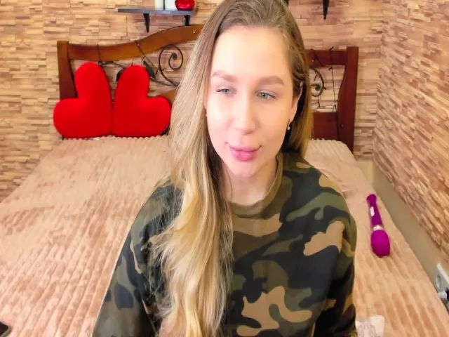 Live sex webcam photo for Juicy_Sasha #272774862