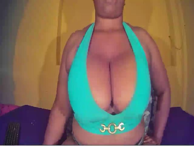 Live sex webcam photo for Juicyassbabe #272825902