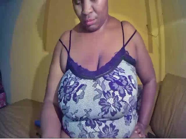 Live sex webcam photo for Juicyassbabe #272880181