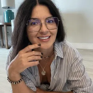 Live sex webcam photo for Juicyplummm