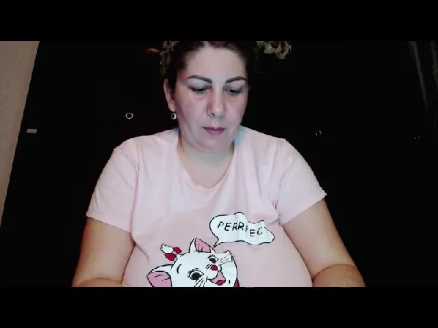 Live sex webcam photo for JuliaBang #272705658