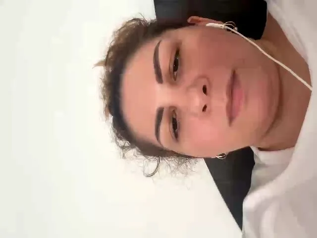 Live sex webcam photo for JuliaBang #273328579