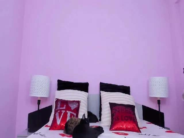 Live sex webcam photo for JuliaHayes90 #271858492