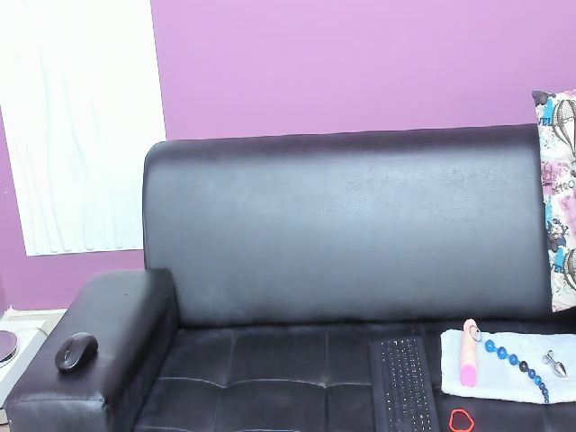 Live sex webcam photo for Julieta_hills #272762908