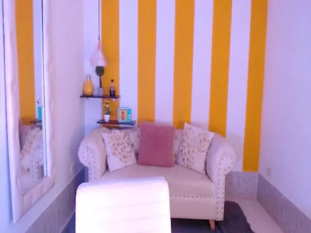 Live sex webcam photo for Julietacollin #272211698