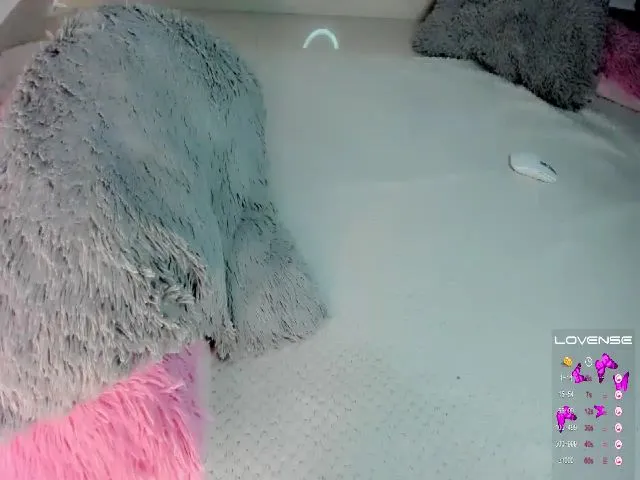 Live sex webcam photo for Julieth1_ #273817142