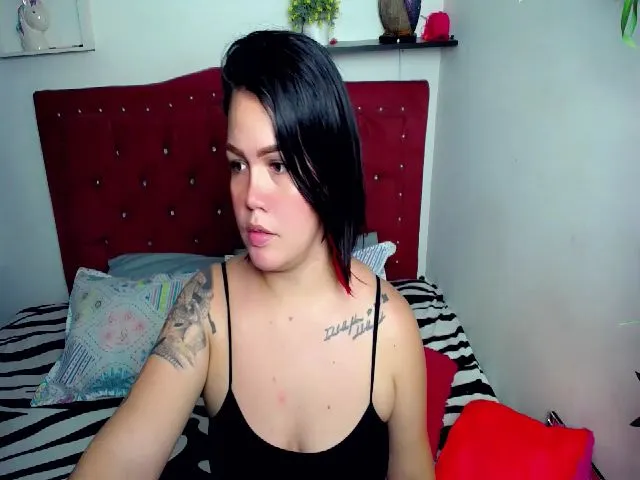 Live sex webcam photo for Juliusagisex3 #273414064