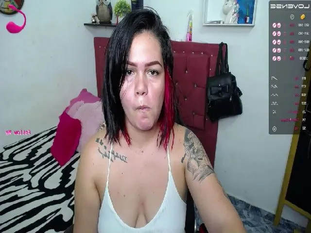 Live sex webcam photo for Juliusagisex3 #273914227