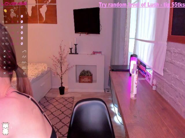 Live sex webcam photo for JuliyaLuv #273010612