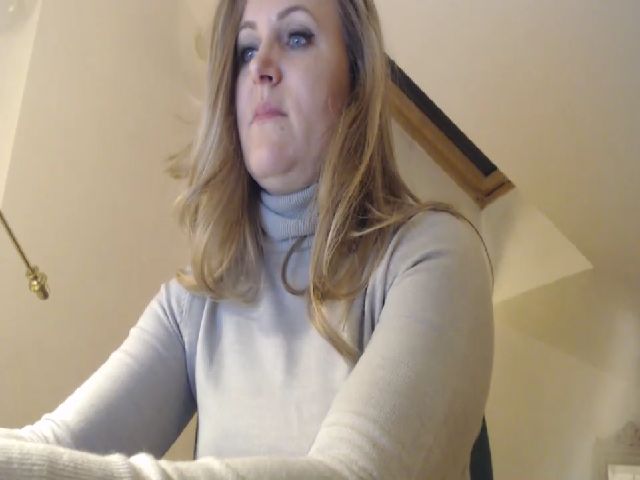 Live sex webcam photo for JustLily #271998065