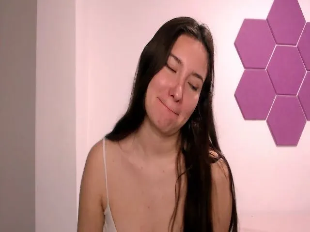 Live sex webcam photo for K_A_T #272222446