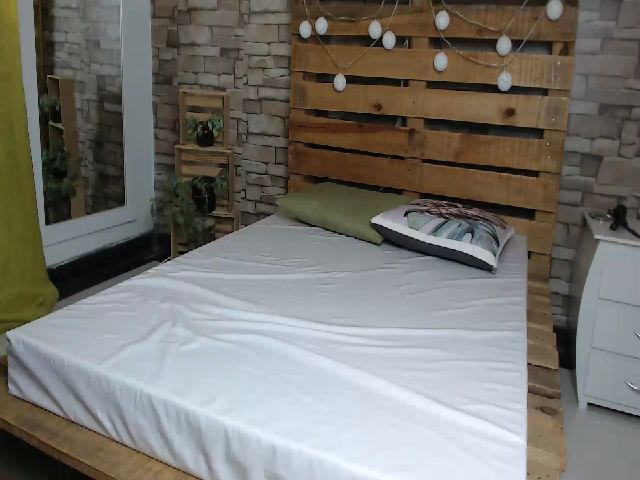 Live sex webcam photo for KaiaMurphy #272044020