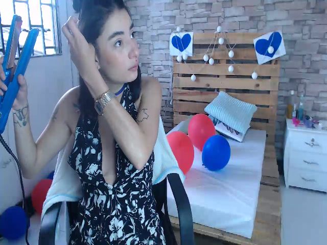 Live sex webcam photo for KaiaMurphy #272123415